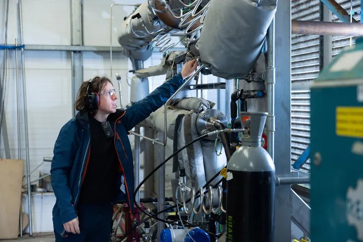 Researcher working with hydrogen equipment at the USW Hydrogen Research Centre